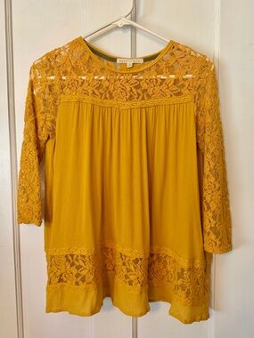 Hint of Mint Women’s Small Mustard Yellow Lace Accent Blouse Top Shirt Hippie